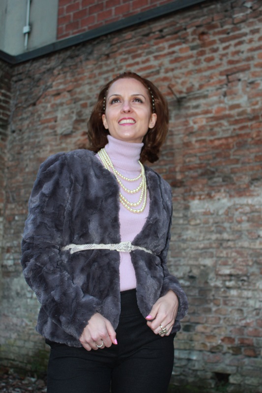Margaret Dallospedale, The Indian Savage diary, www.indiansavage.com, indian savage, fashion blogger,  faux fur coat 5