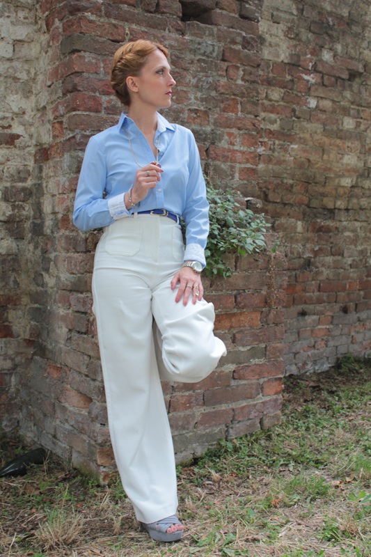 Margaret Dallospedale, Fashion blogger, The Indian Savage diary, Fashion blog, www.indiansavage.com, fashion tips, Lifestyle, How to wear, Babe blue shirt and White pants, Paivè bijoux 4