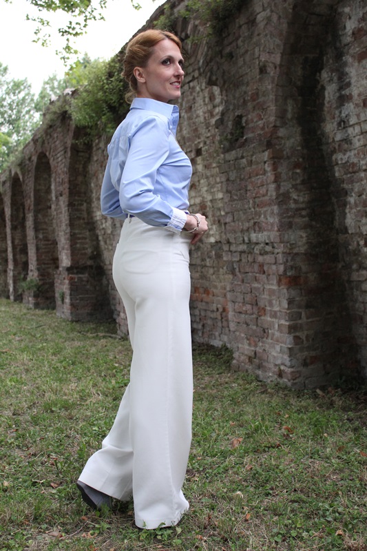 Margaret Dallospedale, Fashion blogger, The Indian Savage diary, Fashion blog, www.indiansavage.com, fashion tips, Lifestyle, How to wear, Babe blue shirt and White pants, Paivè bijoux 5
