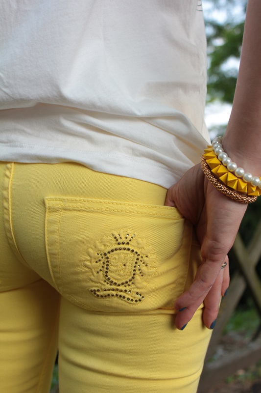 Margaret Dallospedale, Fashion blogger, The Indian Savage diary, Fashion blog, www.indiansavage.com, fashion tips, Lifestyle, How to wear, Yellow pants, 11