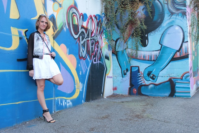Monochrome Tropical Print Bomber (Fashion tip #65)