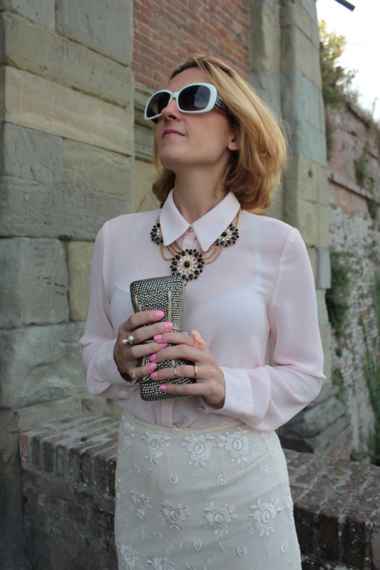 Margaret Dallospedale, Fashion blogger, Maggie Dallospedale Fashion diary, fashion tips, Lifestyle, Lace skirt and pink shirt, 9