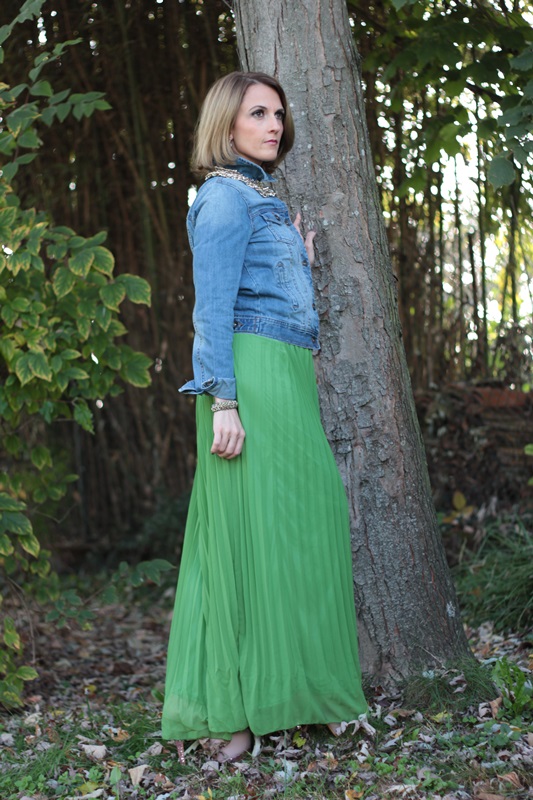 Margaret Dallospedale, Maggie Dallospedlae fashion diary, Fashion blog, Fashion blogger,  fashion tips, how to wear, Outfits, OOTD, Fall outfit, Autumn outfit, Long Green skirt and, 3