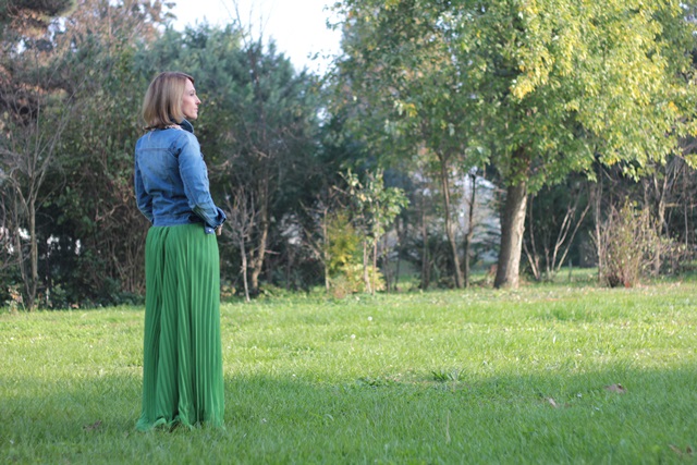 Long green skirt and Denim Jacket (Fashion tip #77)