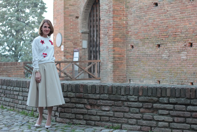Midi Skirt and Sweatshirt (Fashion tip #78)