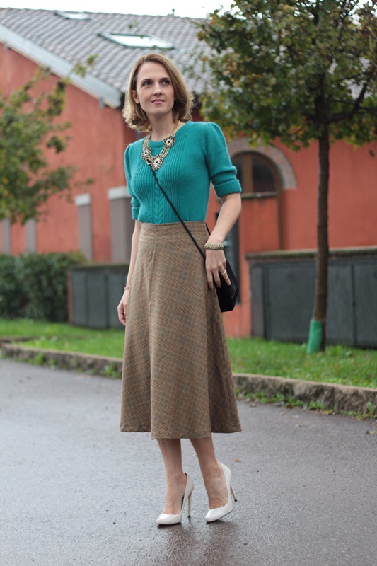 Margaret Dallospedale, Maggie Dallospedlae fashion diary, Fashion blog, Fashion blogger,  fashion tips, how to wear, Outfits, OOTD, Fall outfit, Full skirt and sweater, 1