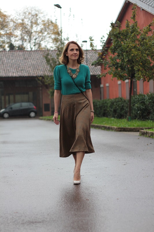 Margaret Dallospedale, Maggie Dallospedlae fashion diary, Fashion blog, Fashion blogger,  fashion tips, how to wear, Outfits, OOTD, Fall outfit, Full skirt and sweater, 2