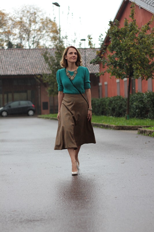 Margaret Dallospedale, Maggie Dallospedlae fashion diary, Fashion blog, Fashion blogger,  fashion tips, how to wear, Outfits, OOTD, Fall outfit, Full skirt and sweater, 4