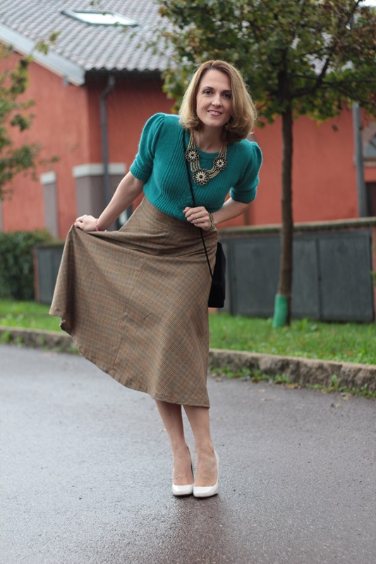 Margaret Dallospedale, Maggie Dallospedlae fashion diary, Fashion blog, Fashion blogger,  fashion tips, how to wear, Outfits, OOTD, Fall outfit, Full skirt and sweater, 5