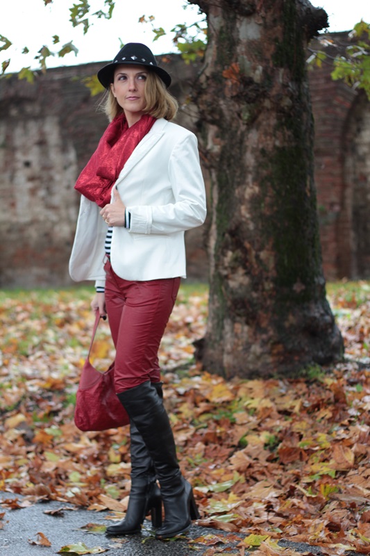 Margaret Dallospedale, Maggie Dallospedlae fashion diary, Fashion blog, Fashion blogger,  fashion tips, how to wear, Outfits, OOTD, Fall outfit, leather pants and high boots, 5