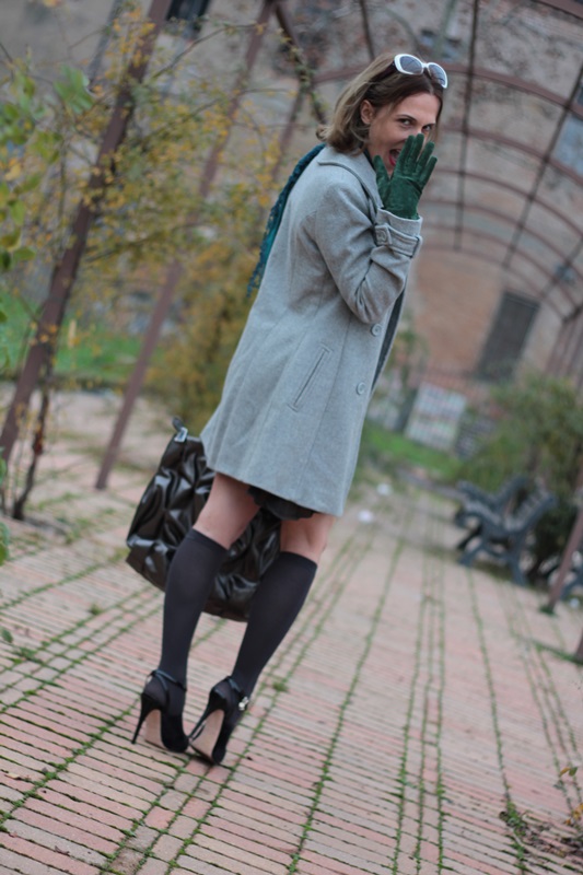 Fashion blogger, Fashion blog, Maggie Dallospedale fashion diary, fashion outfit, Grey Shades Winter Outfit, The Gray on Gray Look, 1