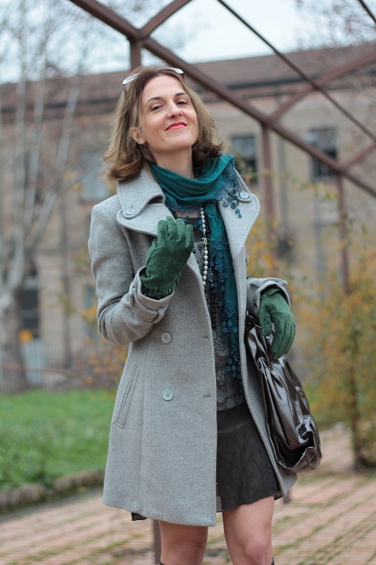 Fashion blogger, Fashion blog, Maggie Dallospedale fashion diary, fashion outfit, Grey Shades Winter Outfit, The Gray on Gray Look, 9