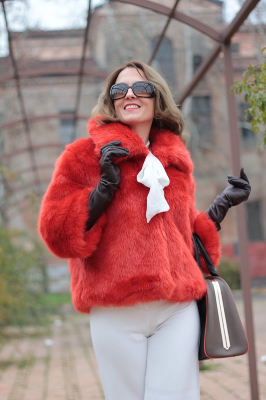 Fashion blogger, Fashion blog, Maggie Dallospedale fashion diary, fashion outfit, Total White, Blood Orange Faux Fur Coat, 1