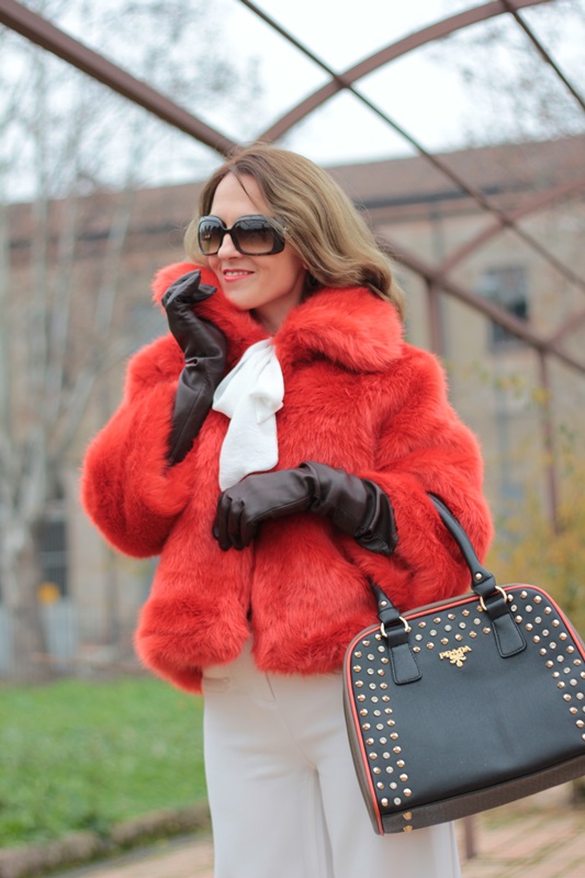 Fashion blogger, Fashion blog, Maggie Dallospedale fashion diary, fashion outfit, Total White, Blood Orange Faux Fur Coat, 8