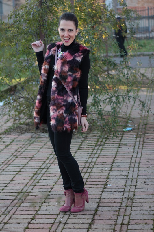 Fashion blogger, Fashion blog, Maggie Dallospedale fashion diary, fashion outfit, Faux Fur style, 1