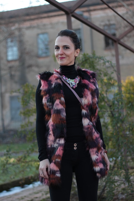 Fashion blogger, Fashion blog, Maggie Dallospedale fashion diary, fashion outfit, Faux Fur style, 6
