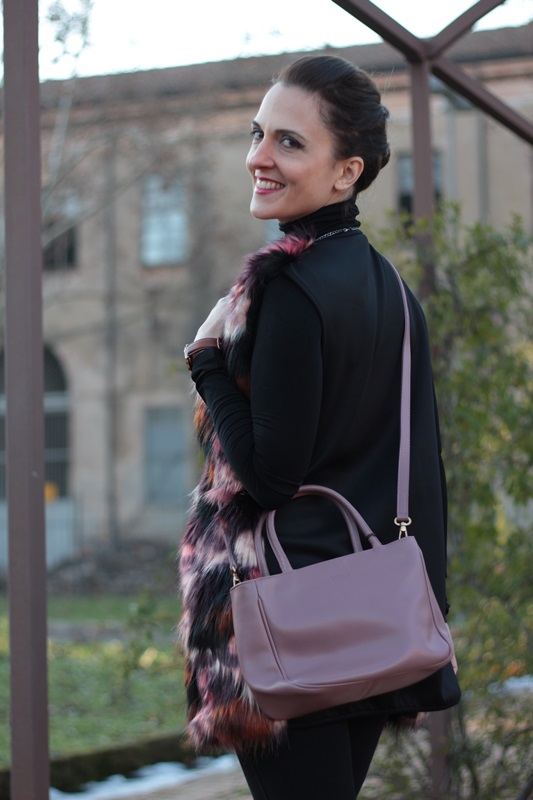 Fashion blogger, Fashion blog, Maggie Dallospedale fashion diary, fashion outfit, Faux Fur style, 9