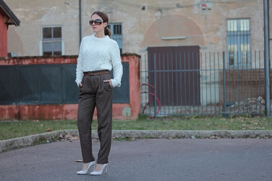 High Waisted Pants Comfy sweater (Winter outfit)
