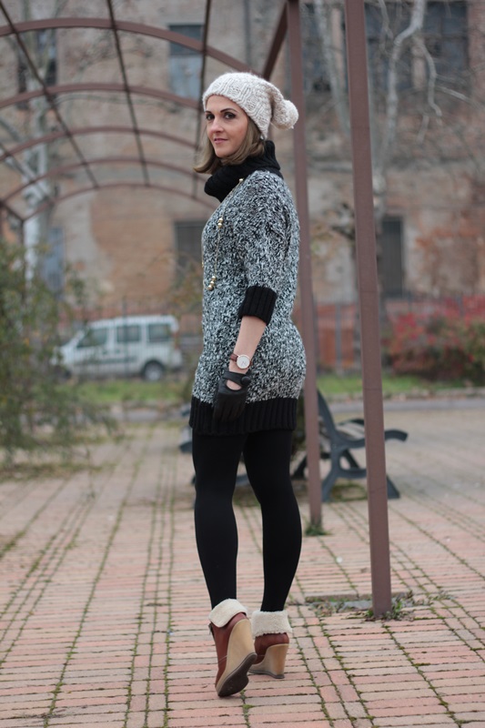 Fashion blogger, Fashion blog, Maggie Dallospedale fashion diary, fashion outfit, Knitted Dress, 4