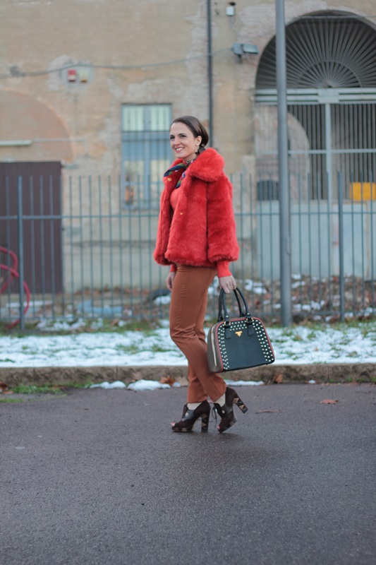 Fashion blogger, Fashion blog, Maggie Dallospedale fashion diary, fashion outfit, Orange and Brown Outfit, 9