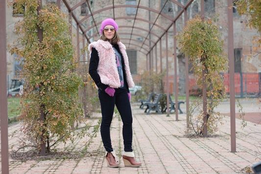 Faux fur vest blue jacket on my fashion blog
