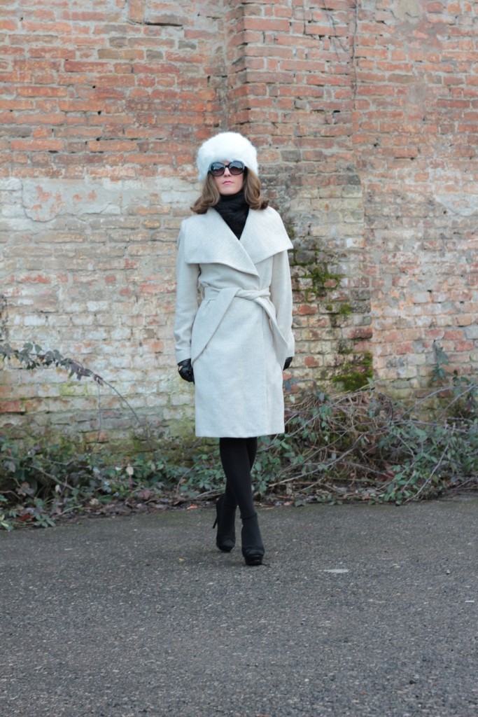 Fashion blogger, Fashion blog, Maggie Dallospedale fashion diary, fashion outfit, Bianco Nero ouutfit, 2