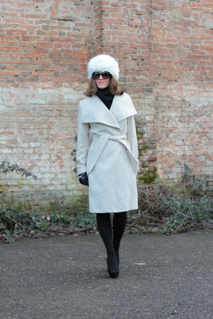 Fashion blogger, Fashion blog, Maggie Dallospedale fashion diary, fashion outfit, Bianco Nero ouutfit, 3