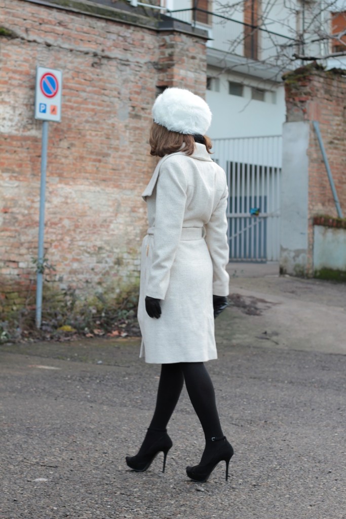 Fashion blogger, Fashion blog, Maggie Dallospedale fashion diary, fashion outfit, Bianco Nero ouutfit, 4