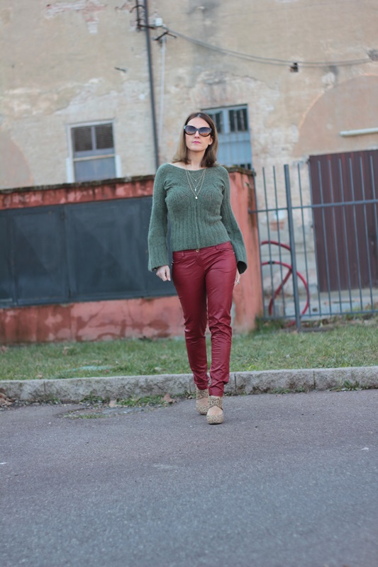 Fashion blogger, Fashion blog, Maggie Dallospedale fashion diary, fashion outfit, Cypress green outfit, 3