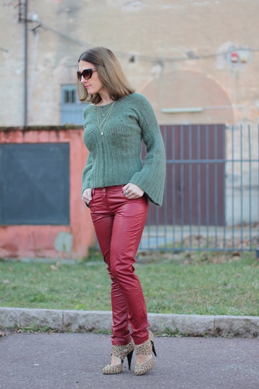 Fashion blogger, Fashion blog, Maggie Dallospedale fashion diary, fashion outfit, Cypress green outfit, 7