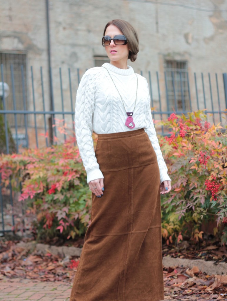 Fashion blogger, Fashion blog, Maggie Dallospedale fashion diary, fashion outfit, Fashion Blogger question, Glam Cowgirls, Suede long skirt, Western Style, 1