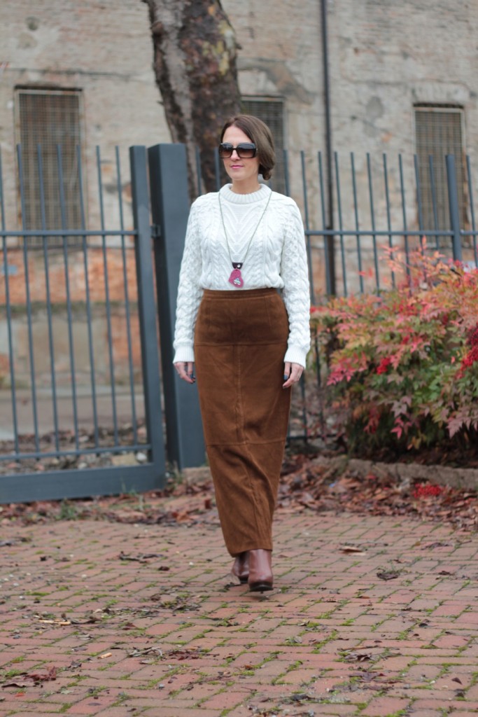 Fashion blogger, Fashion blog, Maggie Dallospedale fashion diary, fashion outfit, Fashion Blogger question, Glam Cowgirls, Suede long skirt, Western Style, 10
