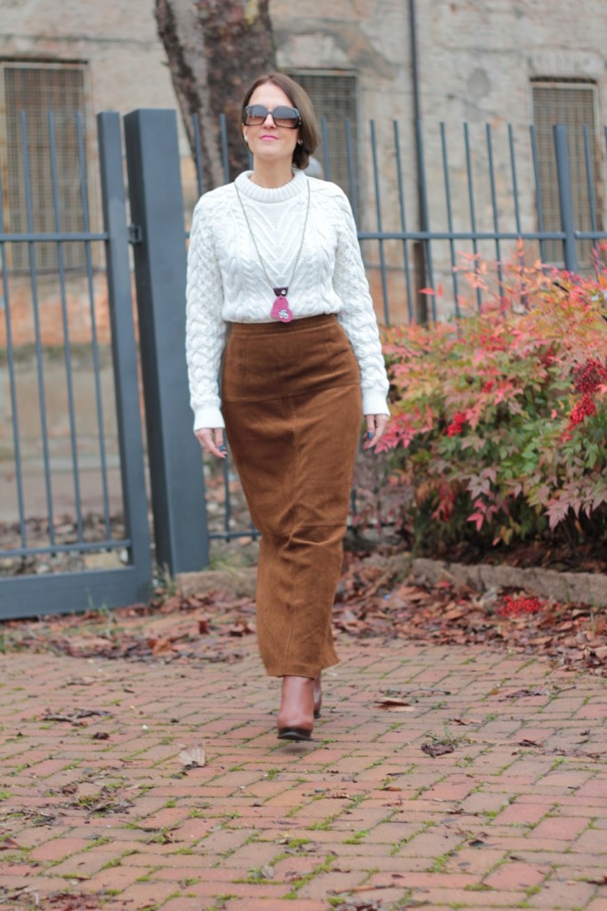 Fashion blogger, Fashion blog, Maggie Dallospedale fashion diary, fashion outfit, Fashion Blogger question, Glam Cowgirls, Suede long skirt, Western Style, 3