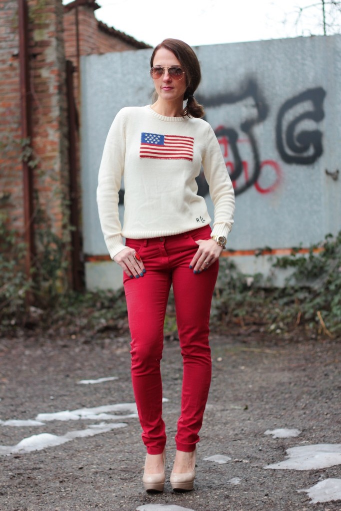 Fashion blogger, Fashion blog, Maggie Dallospedale fashion diary, fashion outfit, Fashion Blogger question, Red pants, Flag sweater, 7