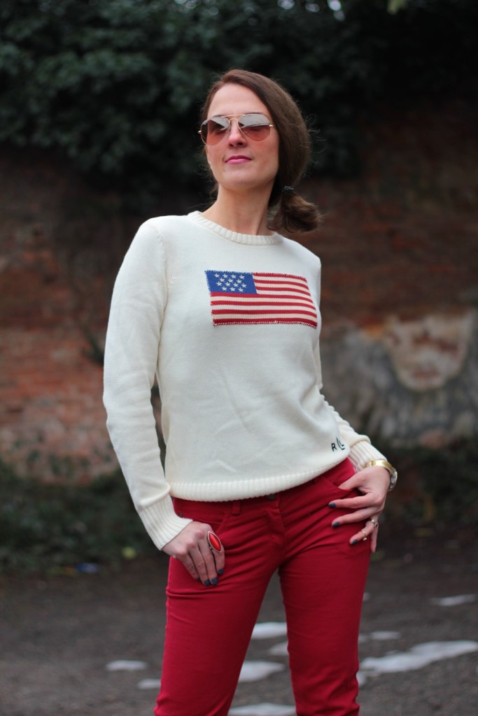 Fashion blogger, Fashion blog, Maggie Dallospedale fashion diary, fashion outfit, Fashion Blogger question, Red pants, Flag sweater, 9