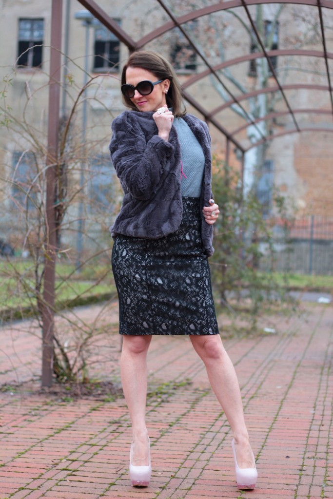 Fashion blogger, Fashion blog, Maggie Dallospedale fashion diary, fashion outfit, Flower necklace, 1