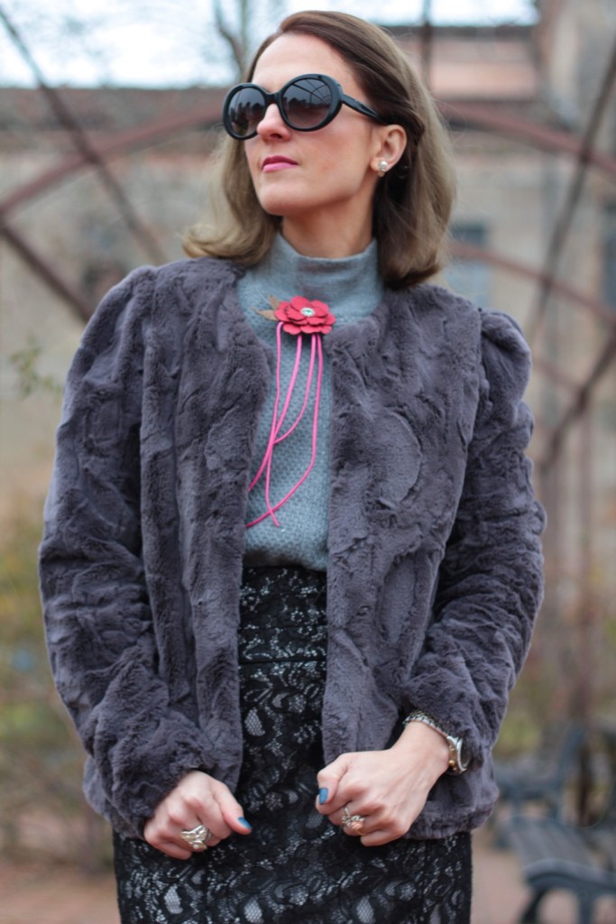 Fashion blogger, Fashion blog, Maggie Dallospedale fashion diary, fashion outfit, Flower necklace, 2