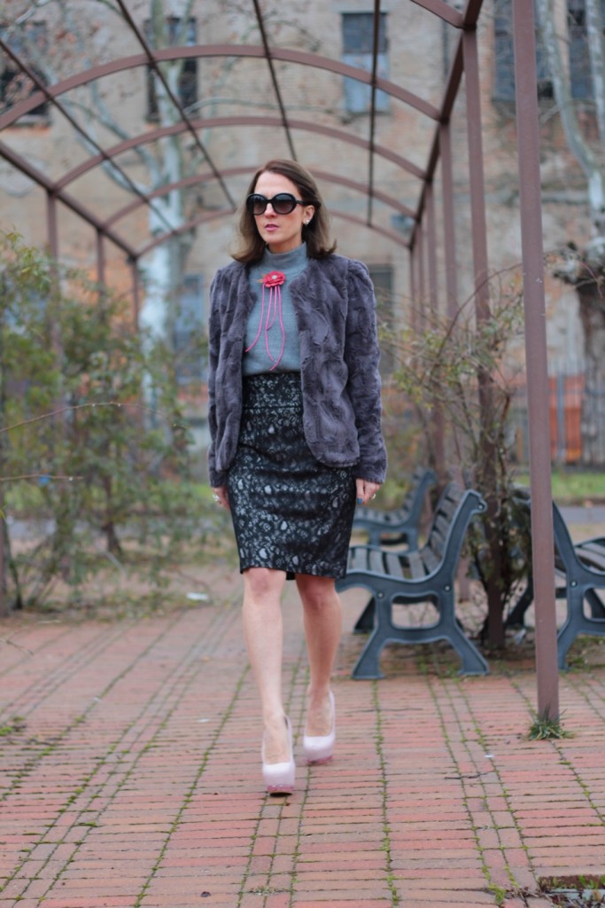 Fashion blogger, Fashion blog, Maggie Dallospedale fashion diary, fashion outfit, Flower necklace, 4