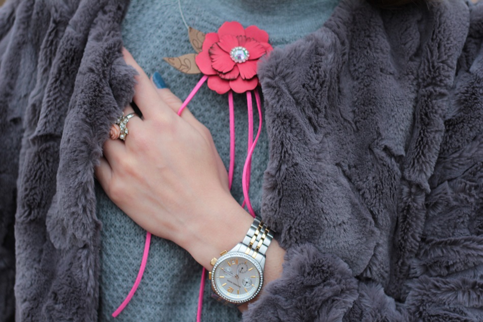 Fashion blogger, Fashion blog, Maggie Dallospedale fashion diary, fashion outfit, Flower necklace, 6