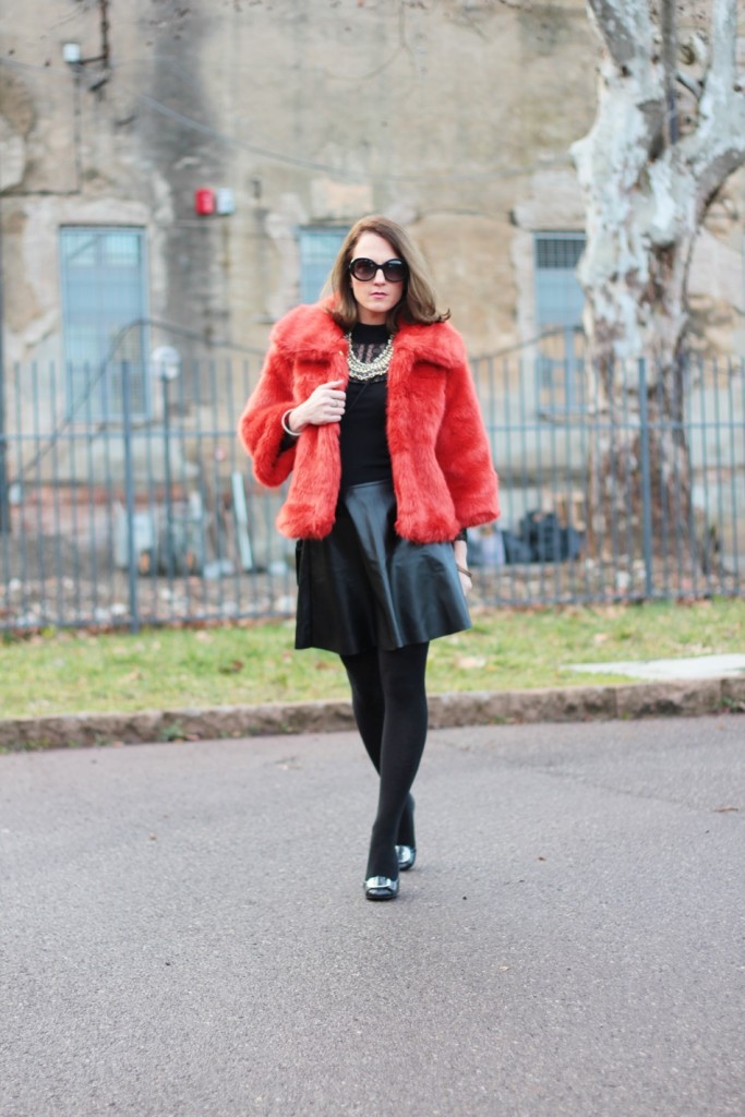 Fashion blogger, Fashion blog, Maggie Dallospedale fashion diary, fashion outfit, Orange Black outfit , 3