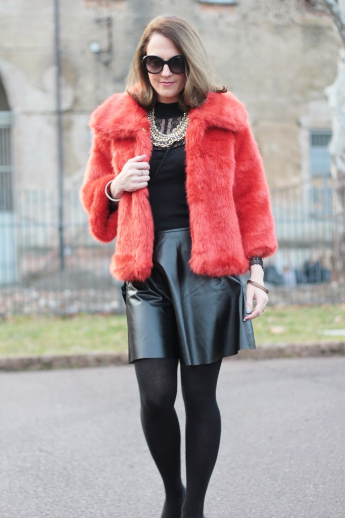 Fashion blogger, Fashion blog, Maggie Dallospedale fashion diary, fashion outfit, Orange Black outfit , 4