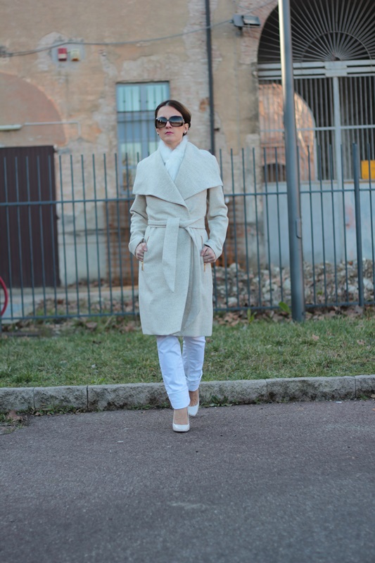 Fashion blogger, Fashion blog, Maggie Dallospedale fashion diary, fashion outfit, Total White Outfit, 3