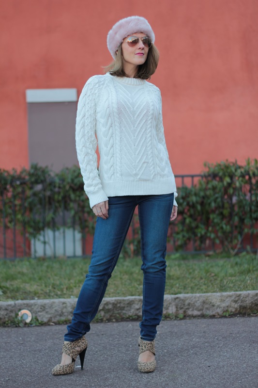 Fashion blogger, Fashion blog, Maggie Dallospedale fashion diary, fashion outfit, White Maxi Sweater, 1