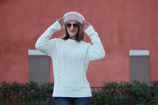 Fashion blogger, Fashion blog, Maggie Dallospedale fashion diary, fashion outfit, White Maxi Sweater, 9