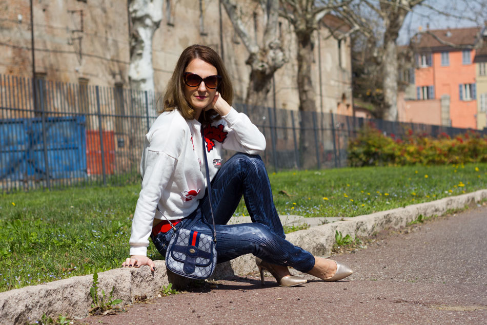 Sweatshirt Jeans Heels 1