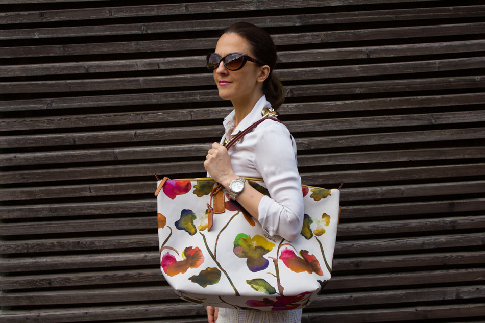 Flower tote bag is my new summer essential