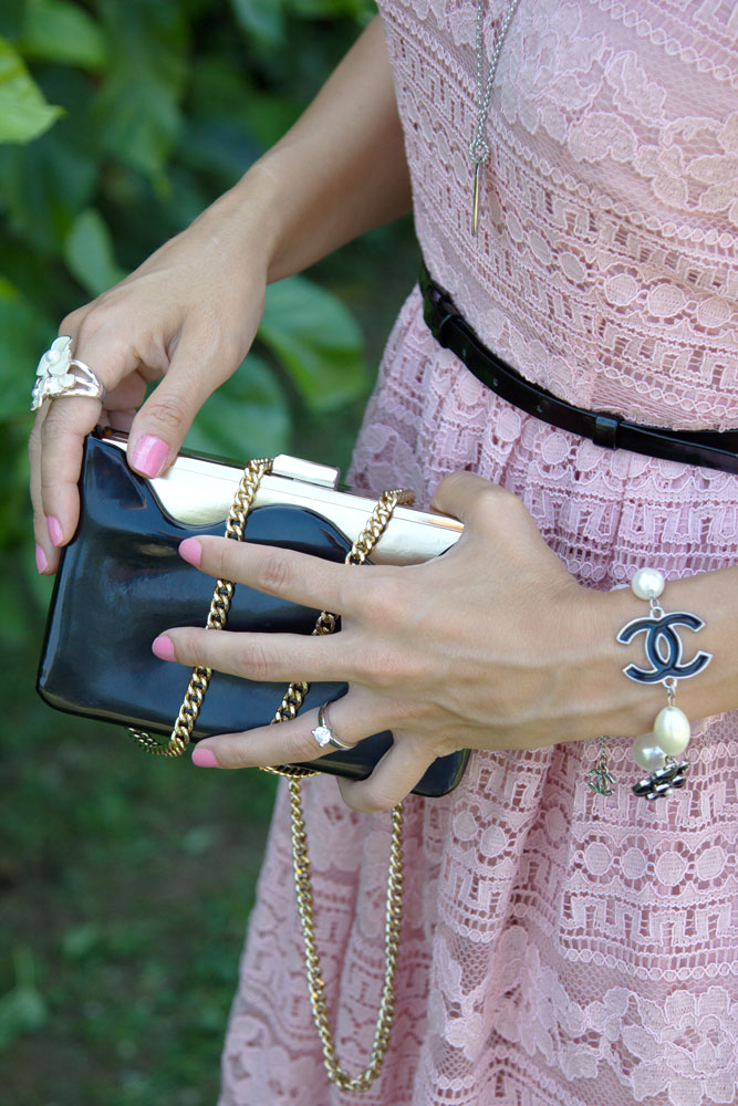 Pale pink lace dress for a romantic day in a enchanted garden, Maggie Dallospedale Fashion blogger