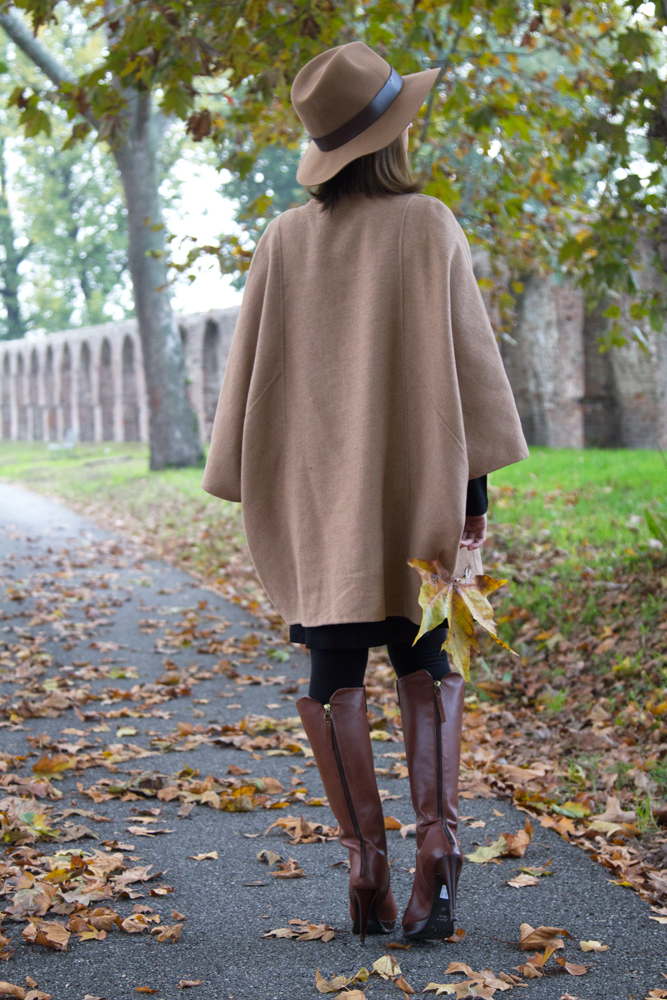 Camel cape
