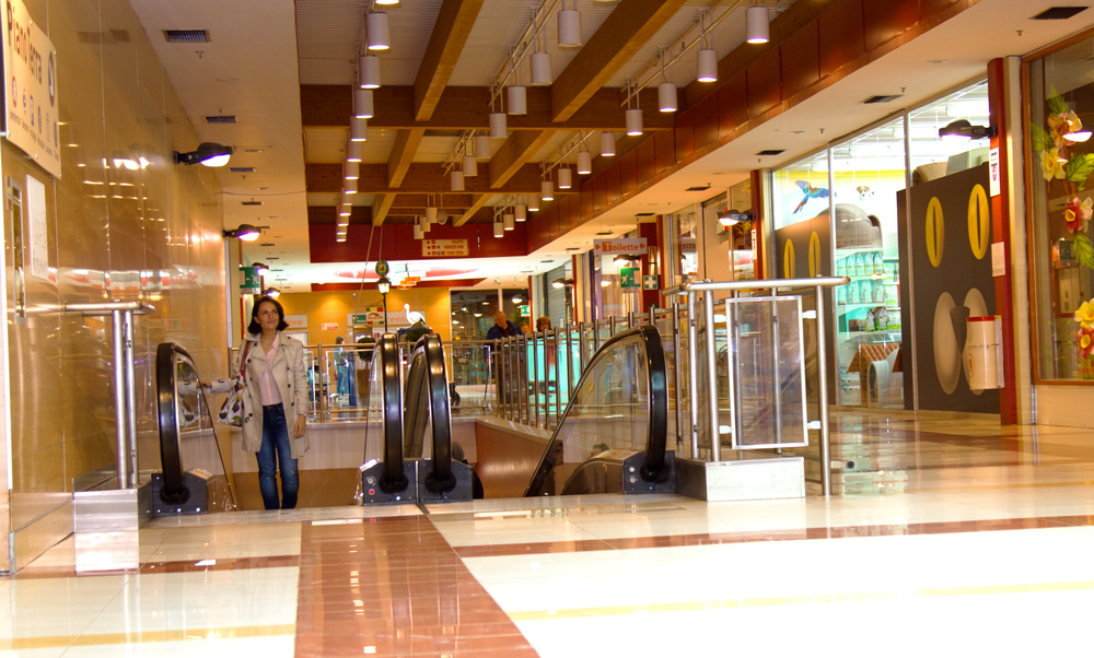 Una giornata di shopping al centro commerciale Auchan di San Rocco al Porto