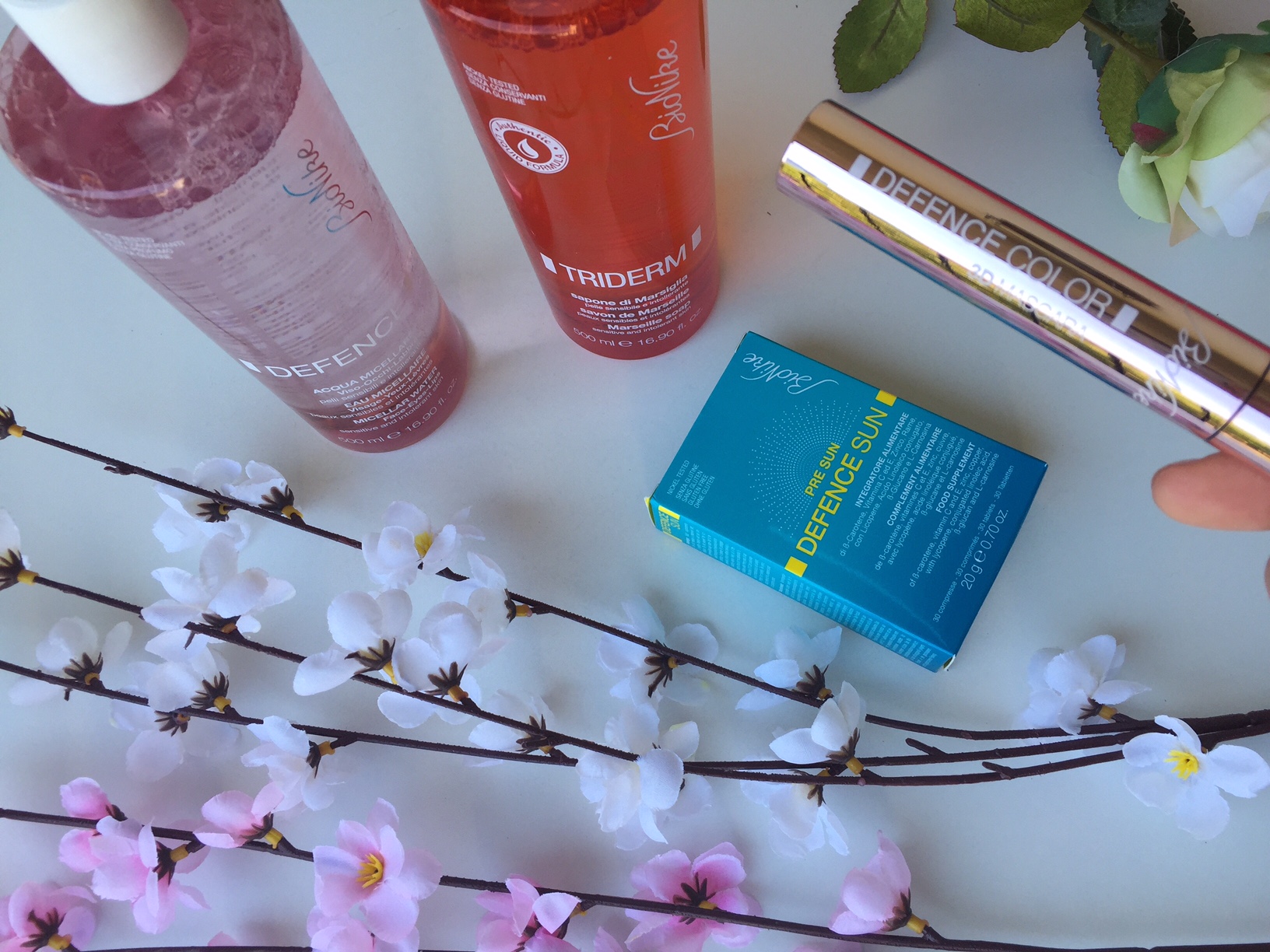 Gli summer essenziali Bionike da tenere nella beauty case